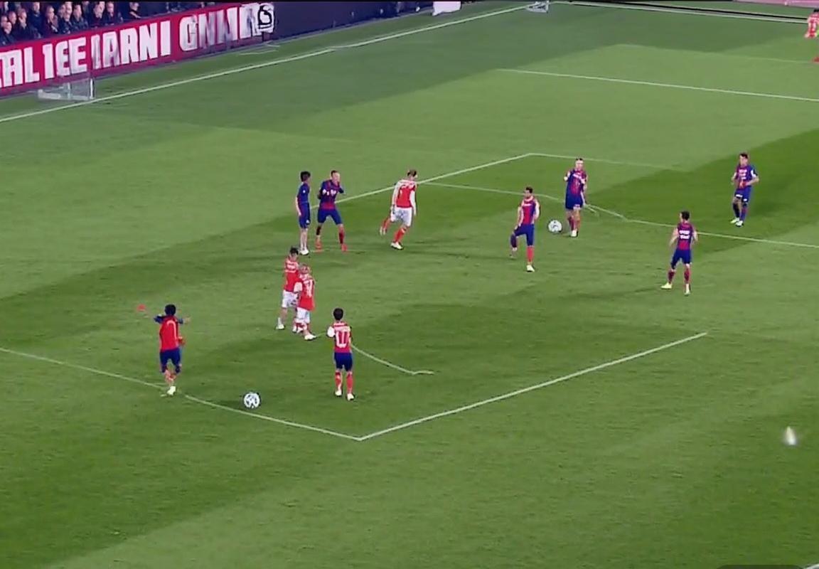 巴塞罗那vs马拉加：巅峰对决前瞻，战术解析与球星较量(图3)